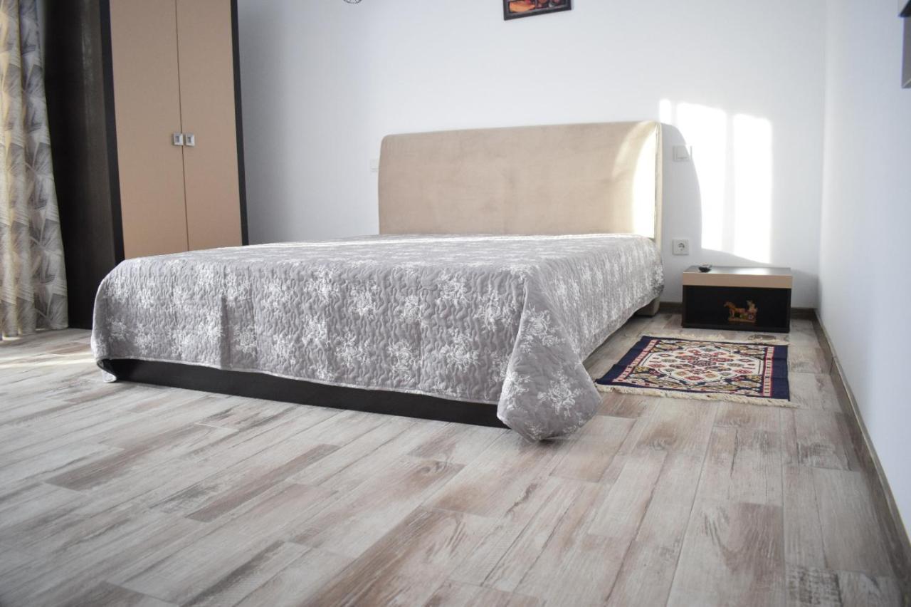 Casa Dumitru Hotel Cerasu ภายนอก รูปภาพ