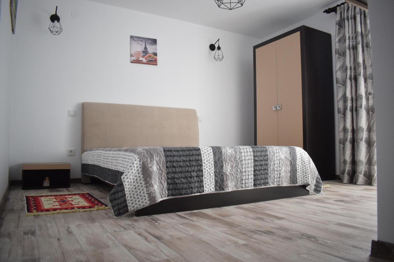 Casa Dumitru Hotel Cerasu ภายนอก รูปภาพ