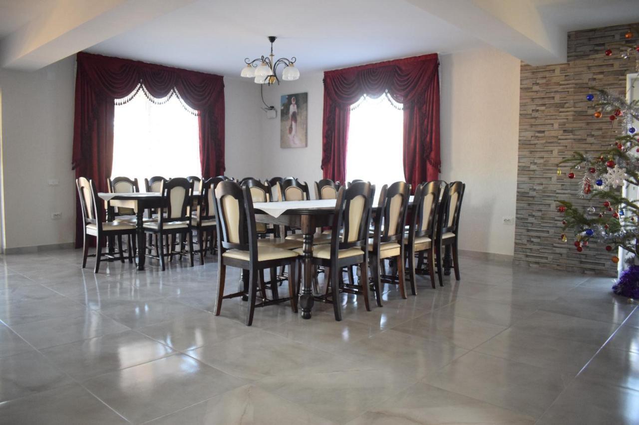 Casa Dumitru Hotel Cerasu ภายนอก รูปภาพ