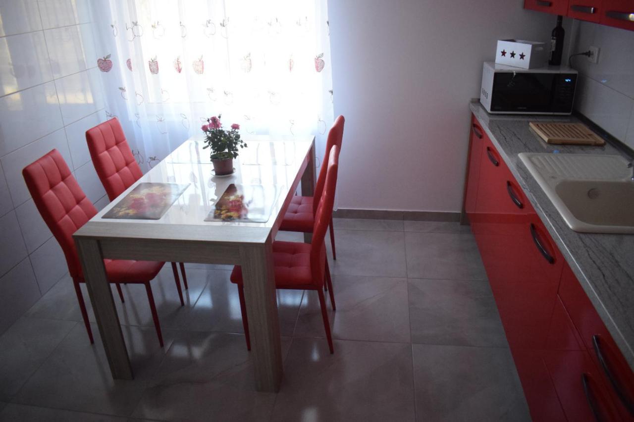 Casa Dumitru Hotel Cerasu ภายนอก รูปภาพ