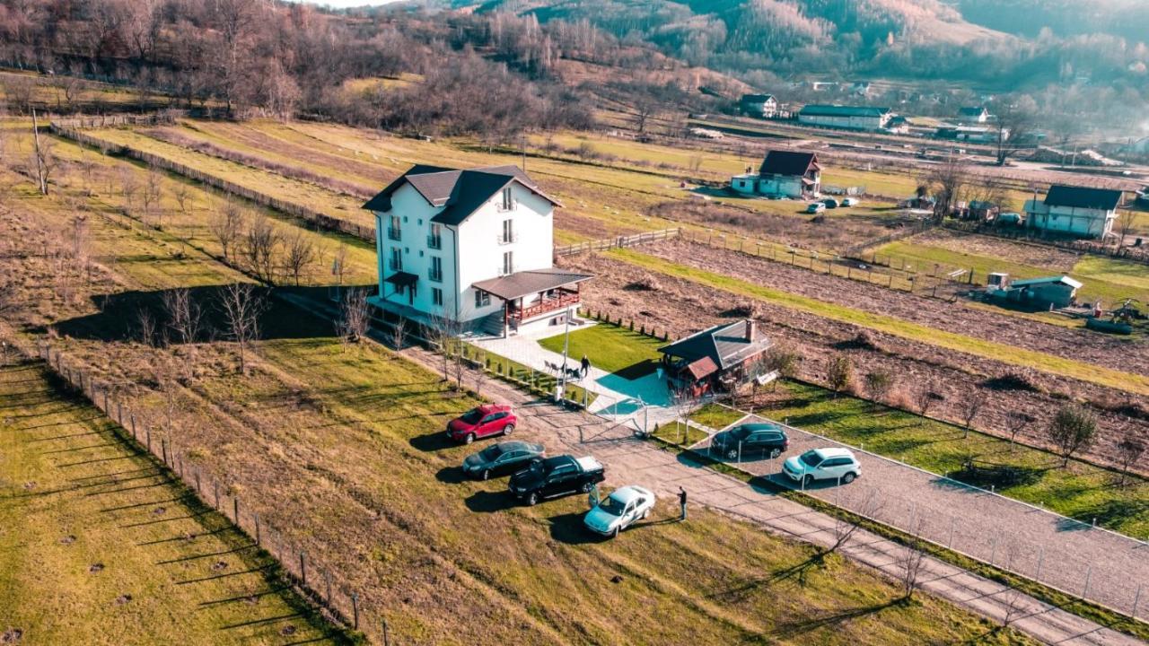 Casa Dumitru Hotel Cerasu ภายนอก รูปภาพ